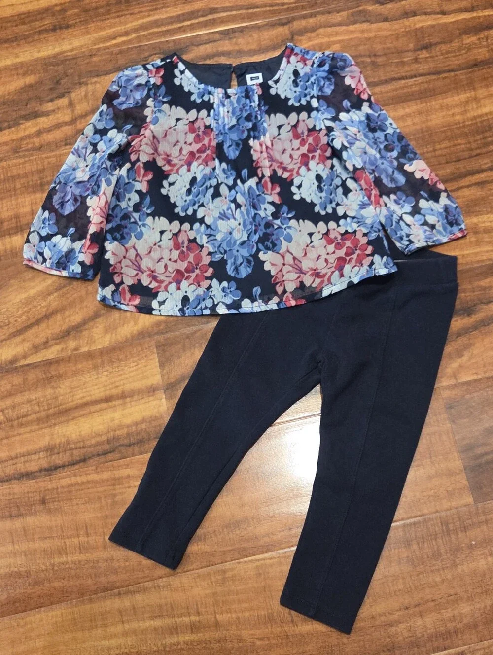 Janie and Jack EUC 18-24 Months Hydrangea Print Blouse and Navy Ponte Pants